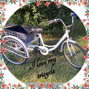 Meet your Posher, Myriam g